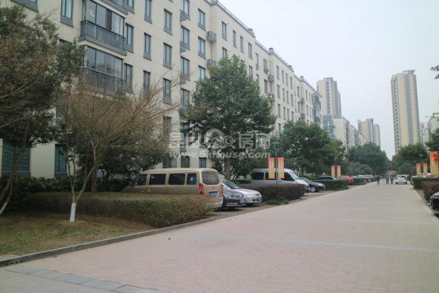 城西实小二中双学位可用精装3房观湖壹号旁森林公园大渔湾智谷小镇商圈,价格美丽还可谈