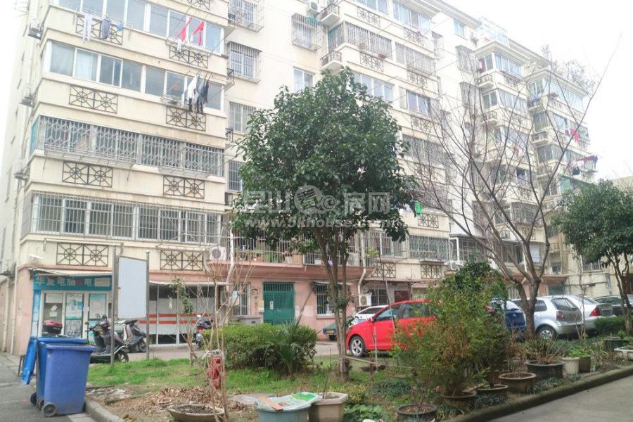 西桥新村 2400元月 2室2厅1卫 精装修 ,环境幽静,居住舒适