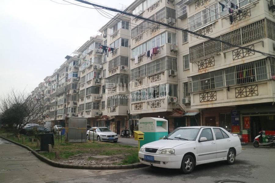 西桥新村 2400元月 2室2厅1卫 精装修 ,环境幽静,居住舒适