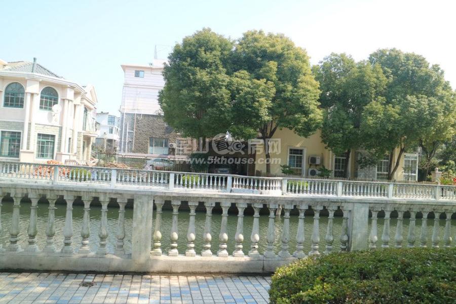 郁金香花园 360万 4室2厅3卫 精装修 别墅小区 34楼叠加 28平车库