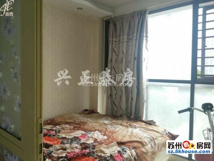 惠泽云锦城 满两年精装自住 中间楼层 学區未使用 看房方便