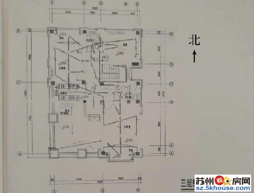 天鹅湖独栋别墅 占地一亩 超大花园 法式风格闹市区的后花园