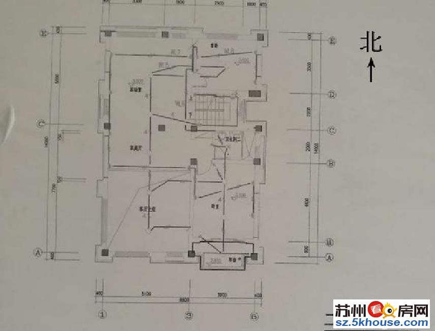 天鹅湖独栋别墅 占地一亩 超大花园 法式风格闹市区的后花园