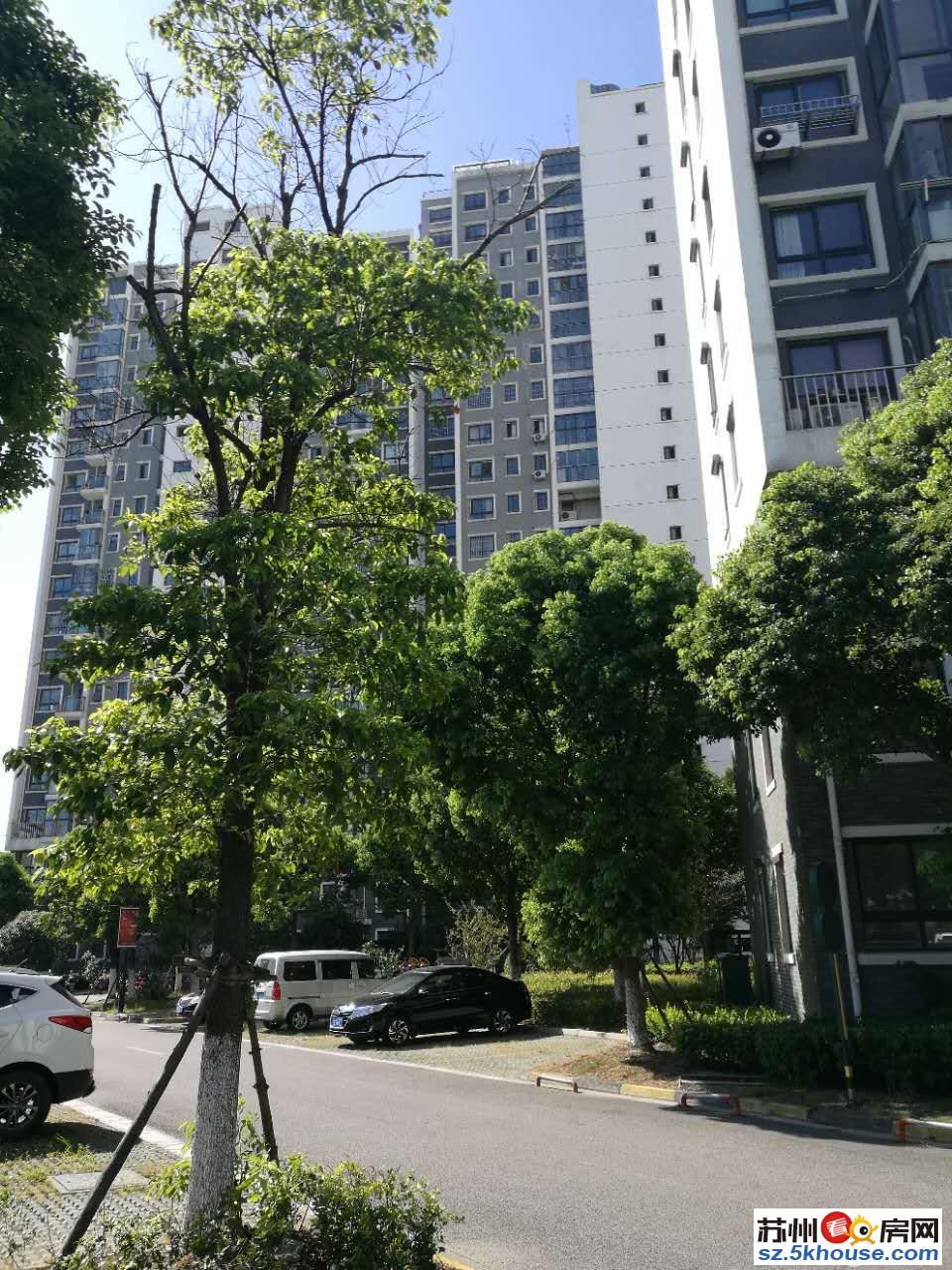 和泰家园 正气两房朝南 位置楼层好 近学校地铁口 欢迎来电