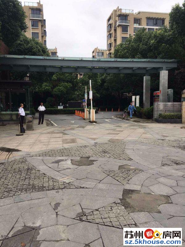 星湖客 精装两房 靠星湖街交通方便 南北双阳台 通透户型 采