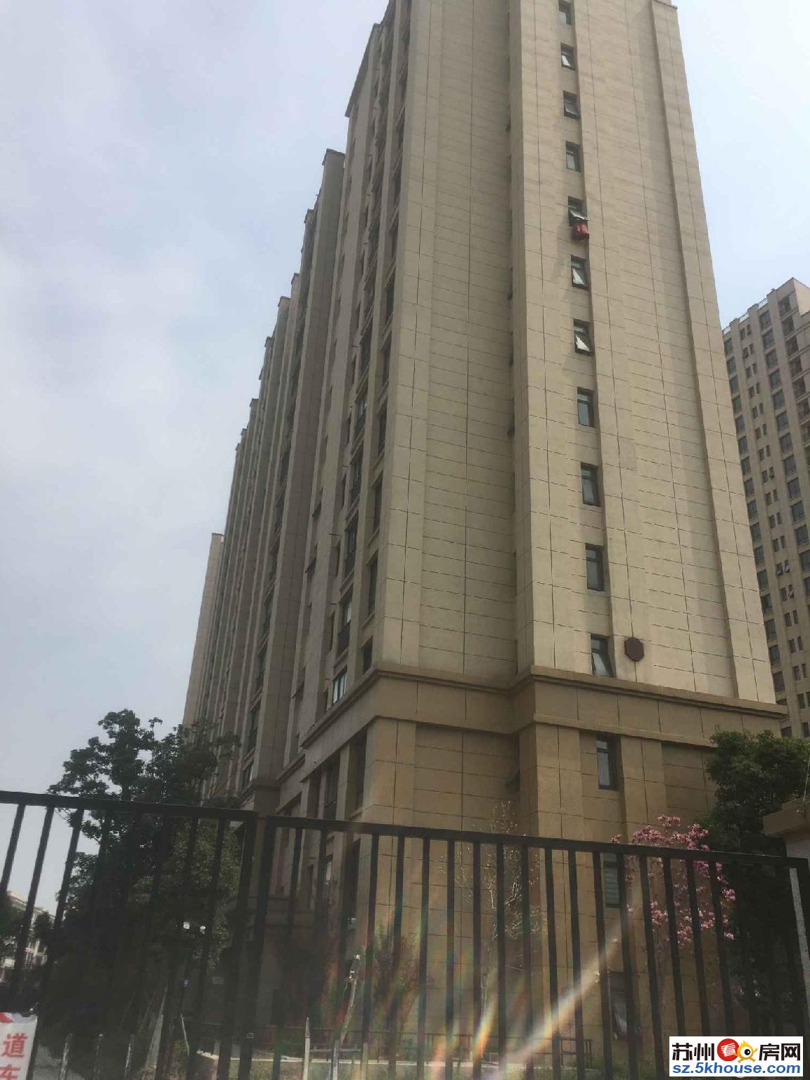 万宇名都 一手现房 近地铁口 南北通透 无其他费用 首付少