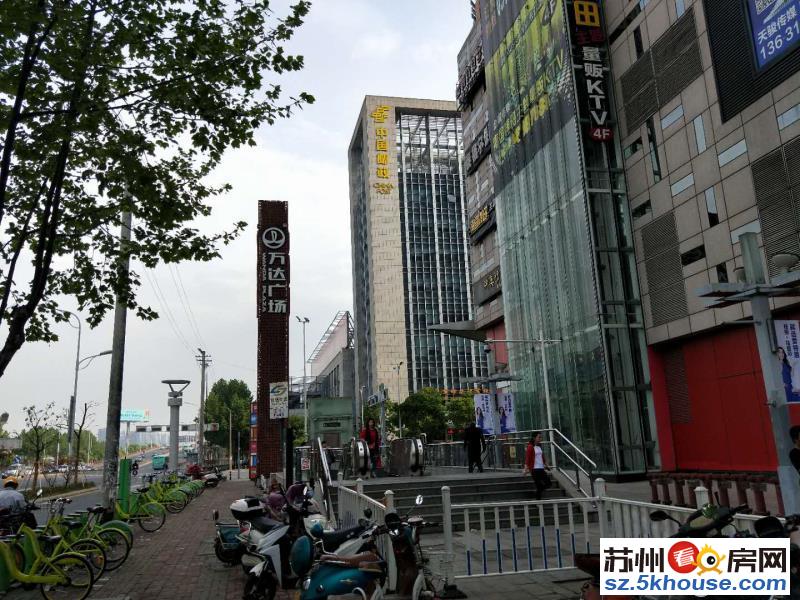 平江星健中心公寓复式挑高4.5米 带飘窗大阳台 地铁火车站