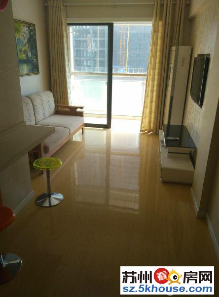 万达广场 公寓房 精装修 价格低 朝阳采光好 欢迎随时看房