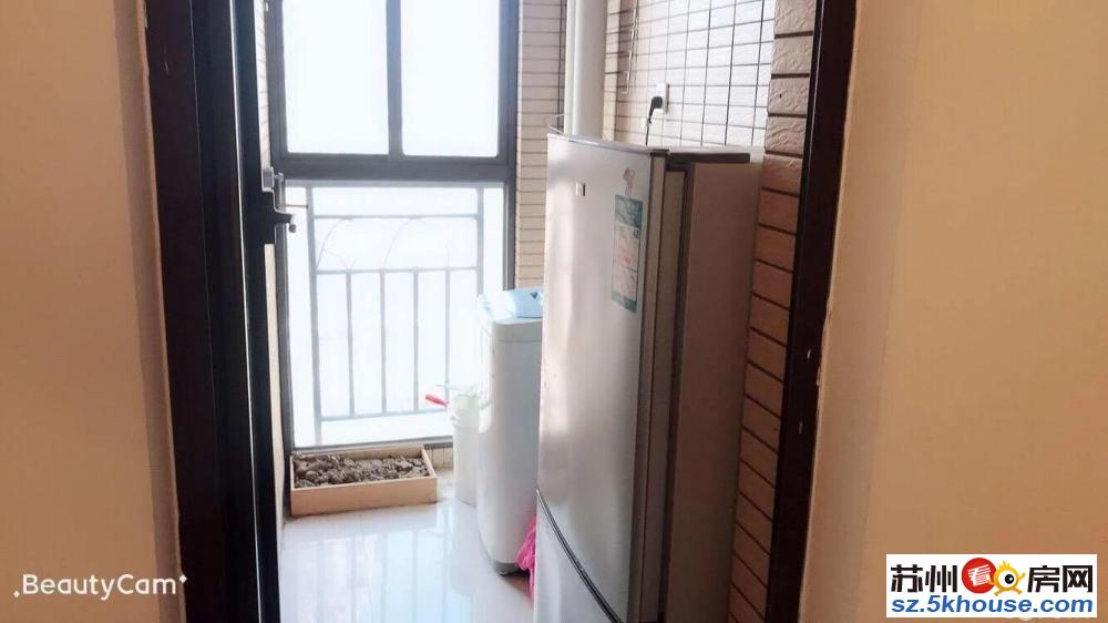 康桥丽都精装单身公寓 一室一厅带隔断 民用水电 近二号线地铁