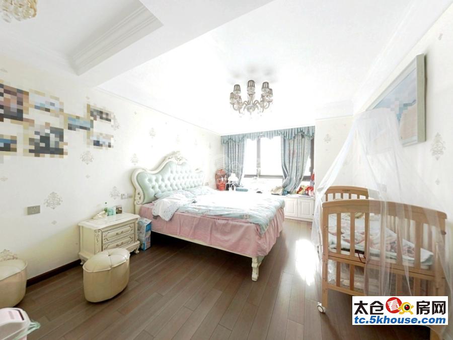 高成上海假日二期 98万 3室2厅2卫 精装修 的地段,住家舒适!