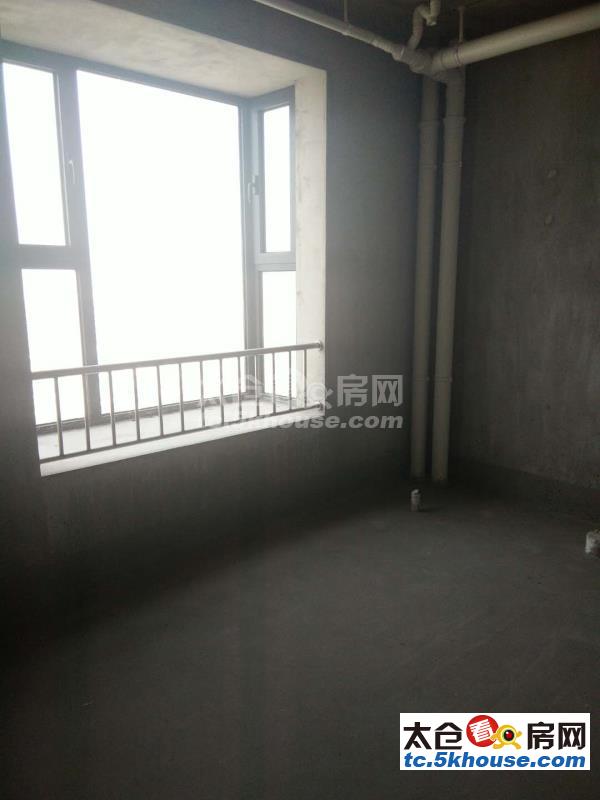 上海公馆三期240平米 460万 4室2厅3卫 毛坯