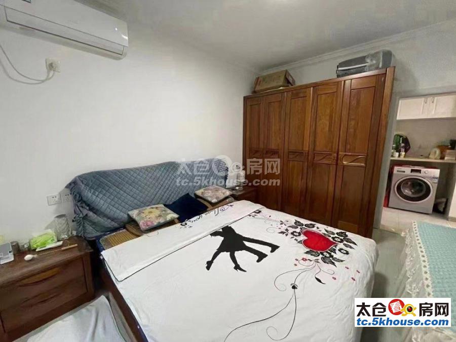 高成上海假日 95万 2室1厅1卫送车位 精装修 低价出售,房东急售。