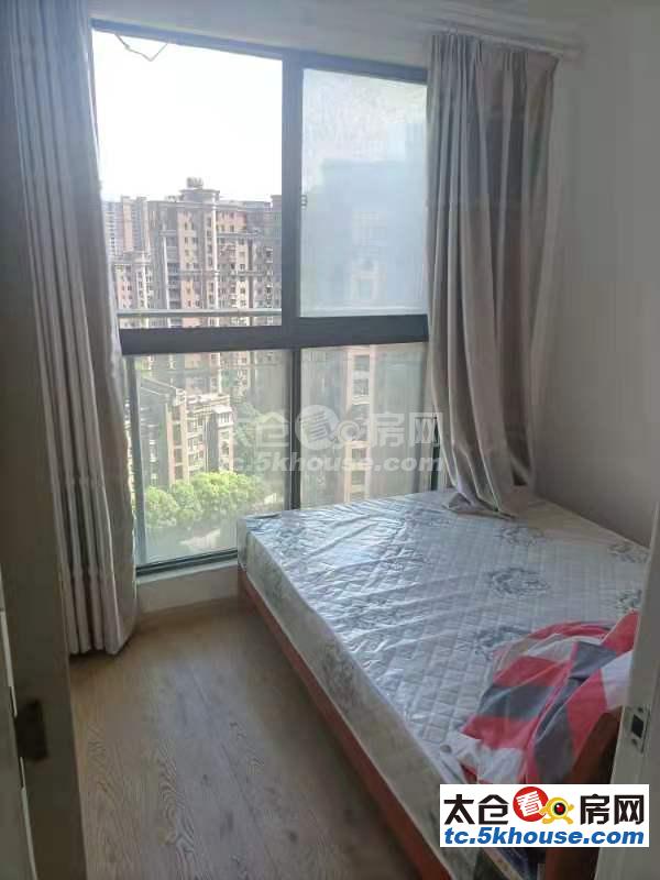 干净整洁,随时入住,高成上海假日二期 3000元/月 3室2厅1卫,3室2厅1卫 精装修