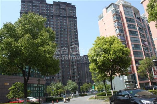 华源上海城 172万 3室2厅2卫 精装修 ,大型社区,居家!