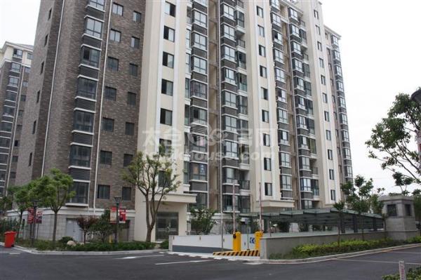 华阳星城 124平 200万 3室2厅2卫 精装修 超低价 满2年看方便