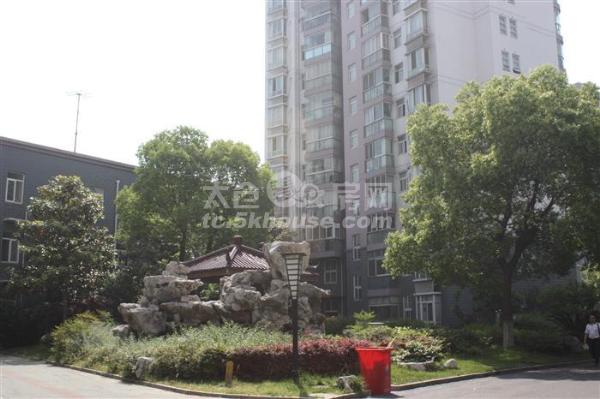 上海花园2室精装修房子出租2200一月包物业