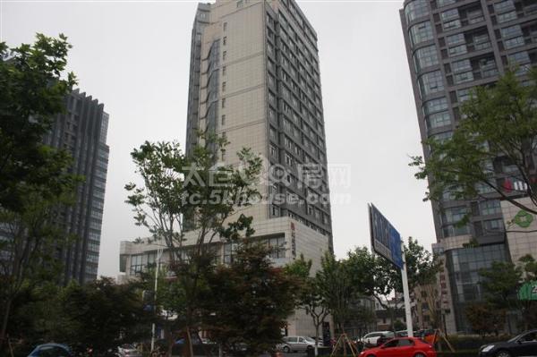 出租:上海广场精装南向公寓房 1800元/月 1室1厅1卫