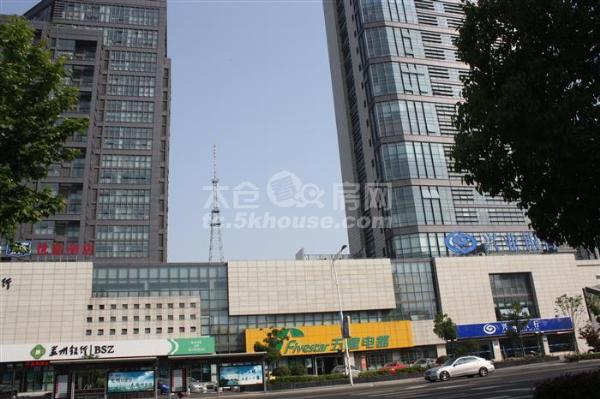 上海国际广场 1800元/月 1室1厅1卫 精装修 ,楼层佳,看房方便