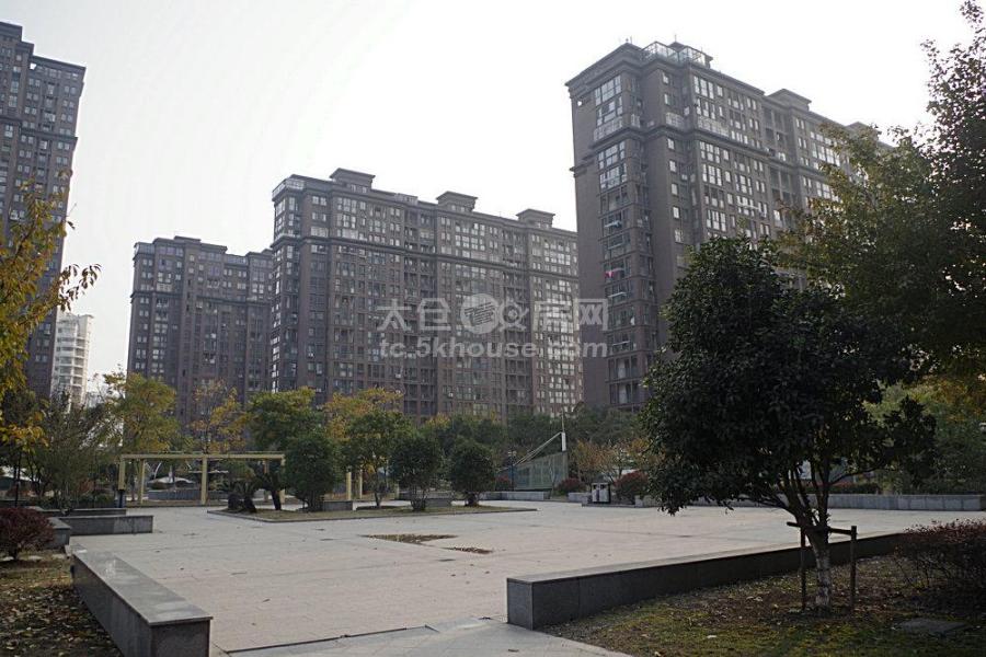 华源上海城三期 3600元/月 ,3室2厅2卫 豪华装修 全套高档家私电,设施完善
