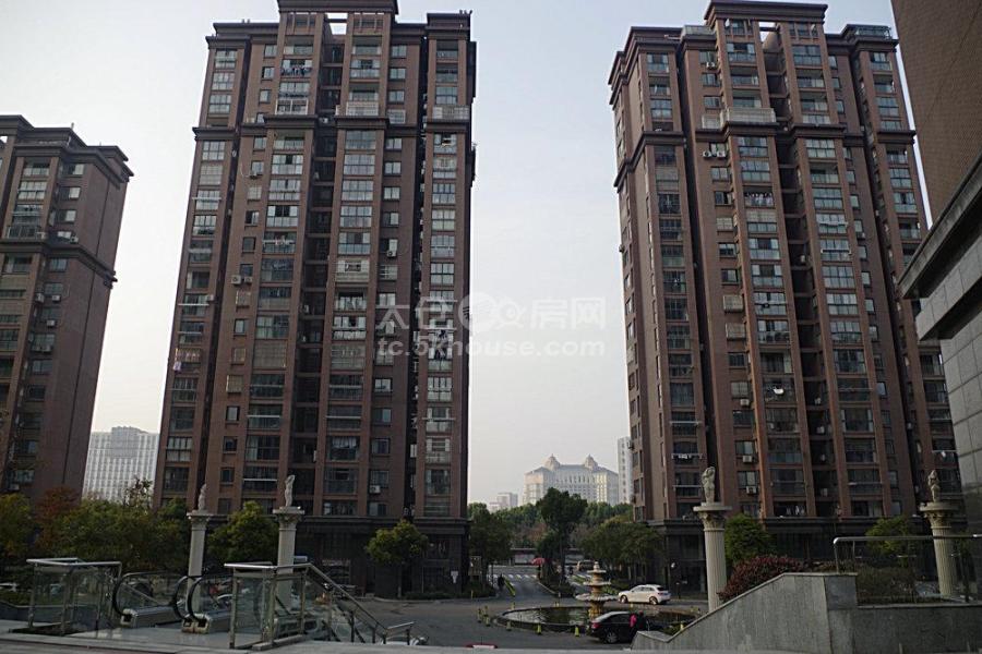 华源上海城三期 3600元/月 ,3室2厅2卫 豪华装修 全套高档家私电,设施完善