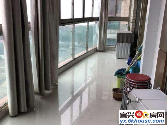 图氿滨国际 16楼 170平方 3 2 精装修 家具齐全