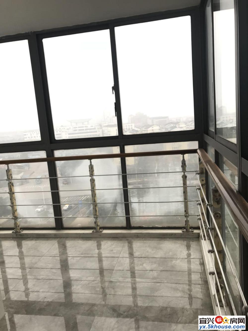 中星湖滨城全景观房10楼东首 178平米 全新现代装修