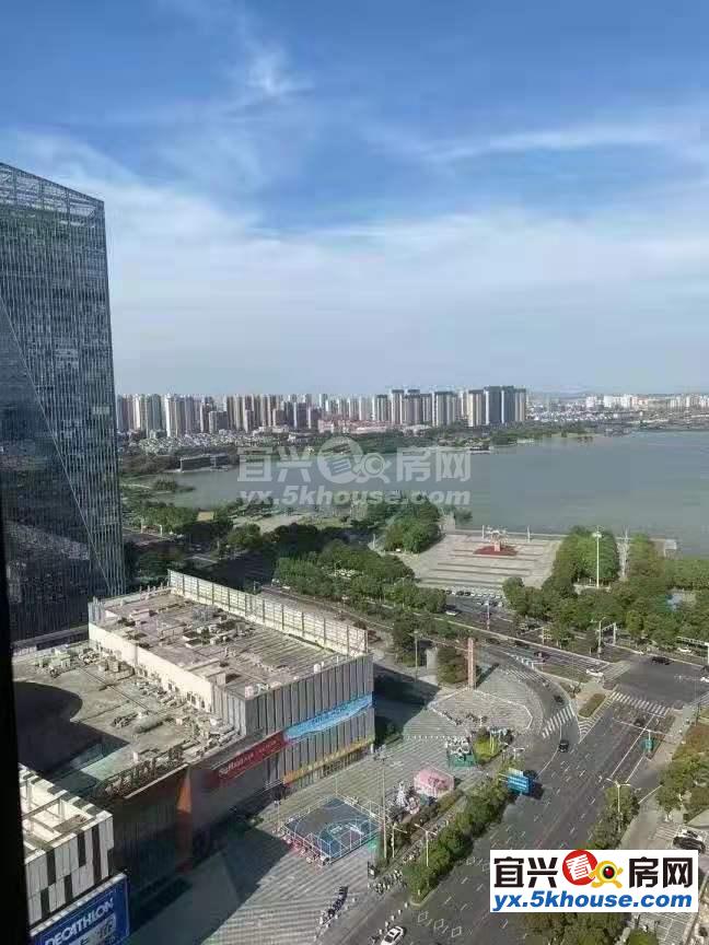 八佰伴对面  东氿一号湖景房  豪华装修  证满  开价390万