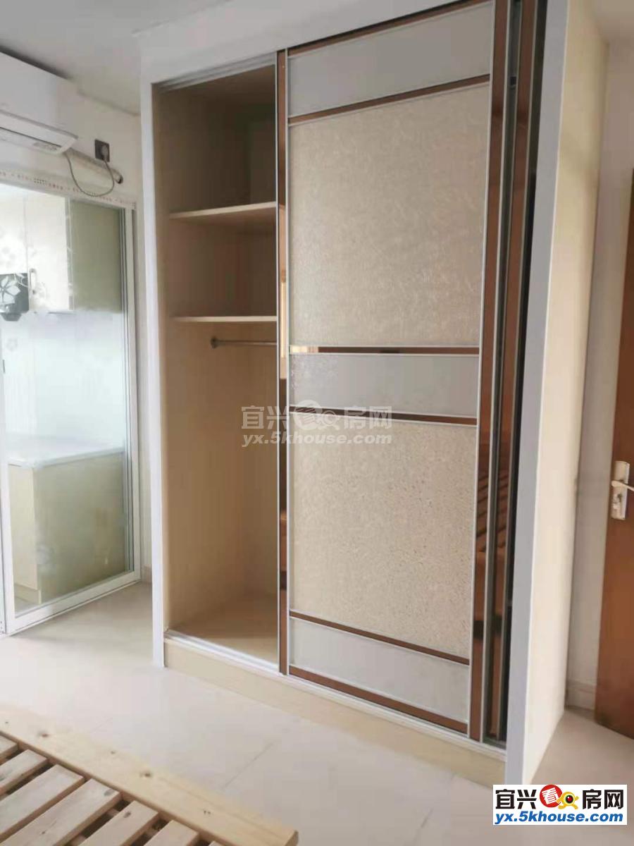 紫竹苑 电梯公寓 3楼 单独套 10000元一年