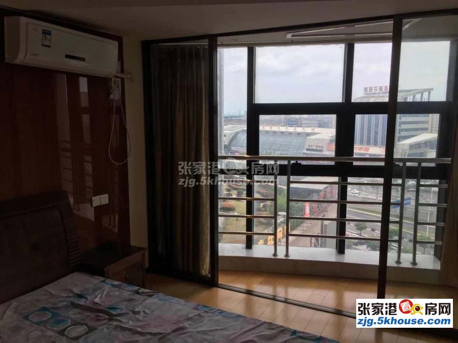缇香广场 34平方  精装  2万一年  8楼 公寓房