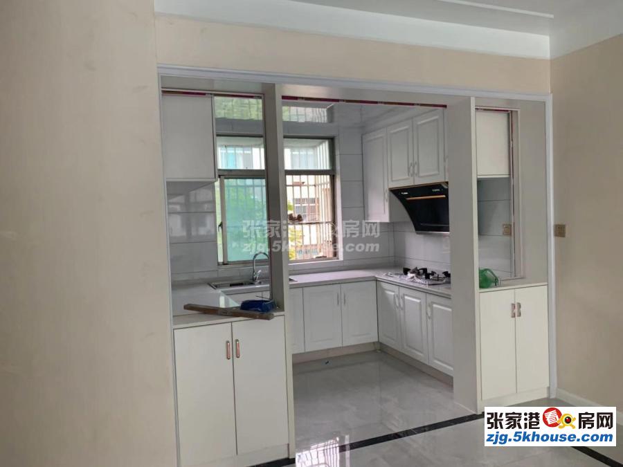 中港新村 83万 3室2厅1卫 精装修 低价出售,房主急售。