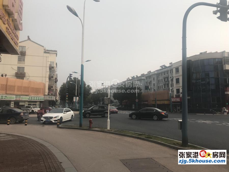 门面 十字路口门面 60平 里面有厕所厨房 挑高楼层 3万一年 位置非常好