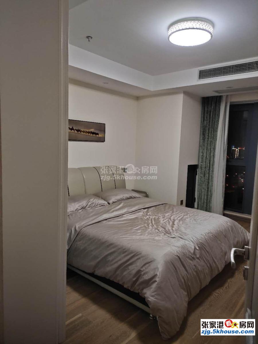 吾悦公寓 17楼 80平 一室一厅 精装修 拎包入住 报价3000/月