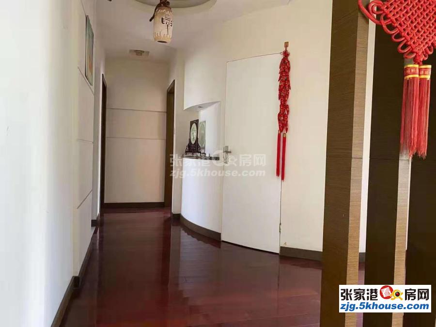 怡景湾 223.8万 3室2厅2卫 简单装修 适合和人多的家庭