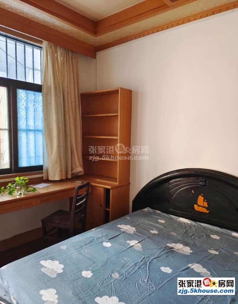 聚龙新村2楼单室套带独立卫生间950元/月