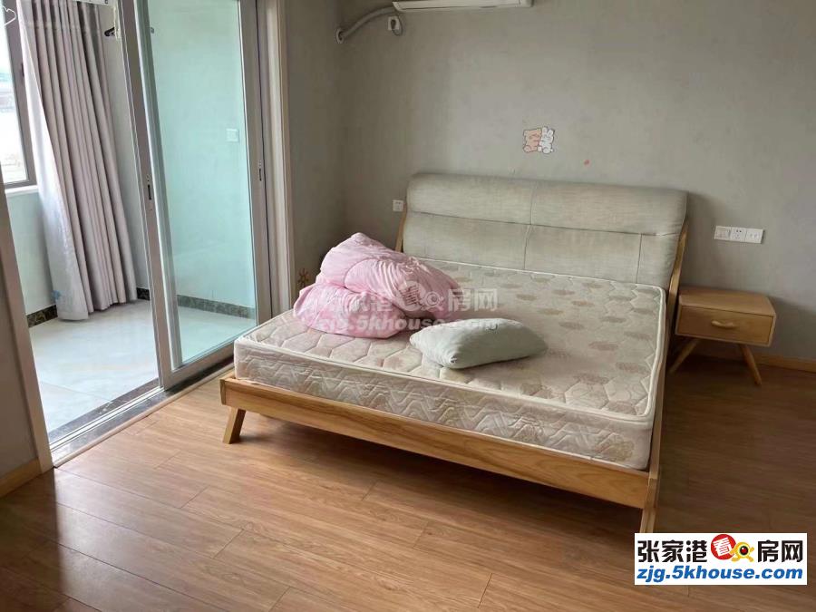景江花园一室精装套房出租25000元/年包物业