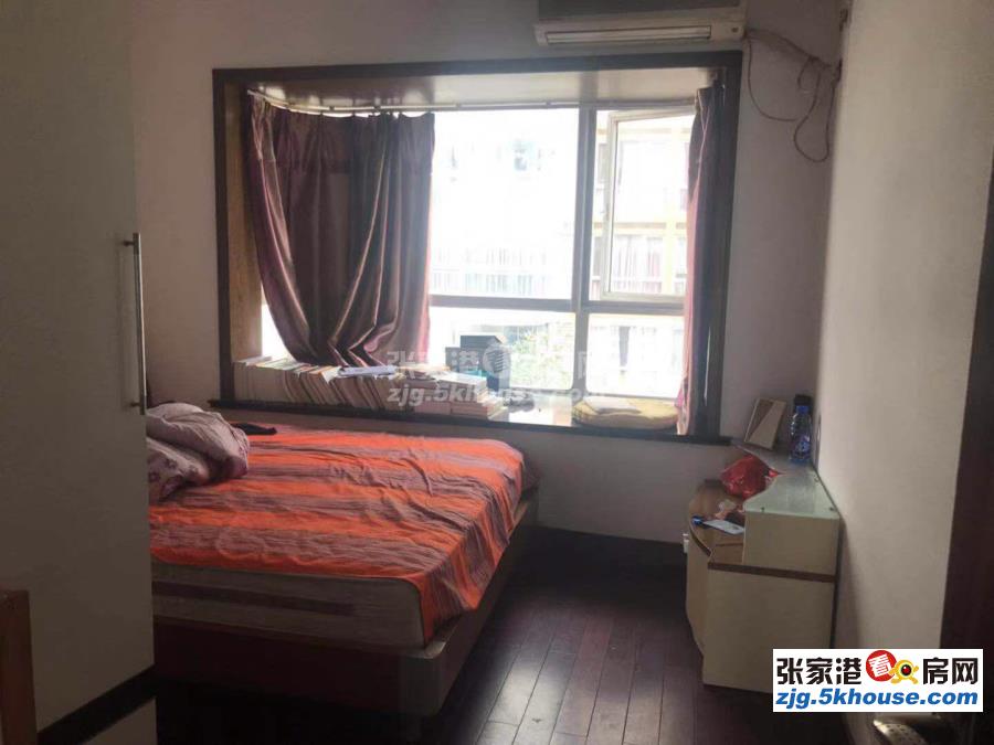 中华新村 62万 2室1厅1卫 简单装修 低价出售,房东急售。