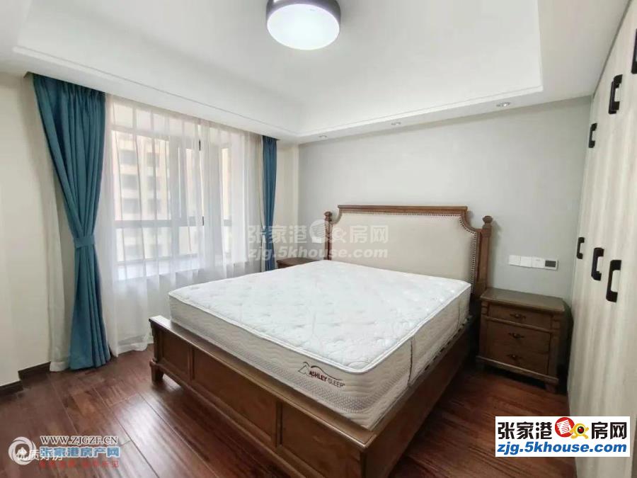 荣盛锦苑 5楼 112平方  豪华装修 三室二厅 163万元一口价