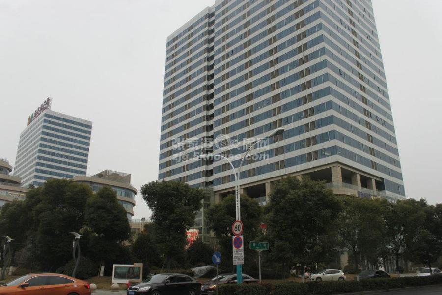 曼巴特购物广场6-22楼   60平  办公装修  3500/月